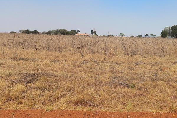 One of the few vacant plots left in the well sought after dolomite-free Mooilande. Plot has no electricity and no borehole.

Call ...