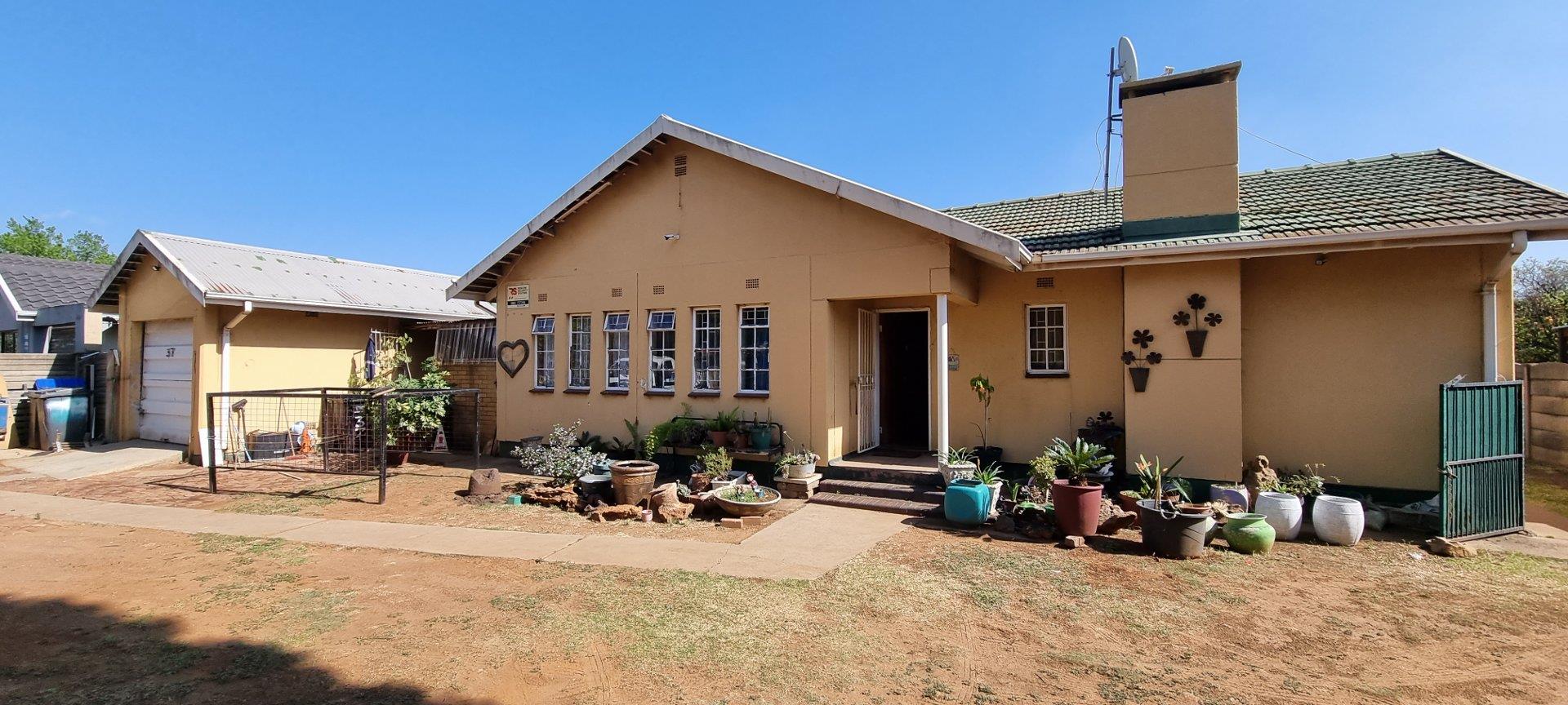 3 Bedroom House For Sale In Vanderbijlpark SE 1 - P24-113391709