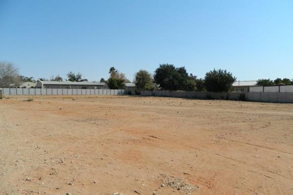 Stand for sale on a very good spot.
The size of erf is 920 square meters.
Come and build your dream home.