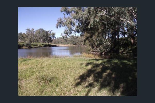 Welcome to this remarkable 10-hectare farm in the scenic Umzumbe area. A standout feature of this property is the expansive dam ...