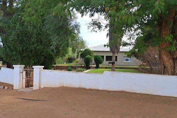 Exceptional country lifestyle opportunity. 
This property is situated at Vaalkoppies close to  Upington in the Northern Cape. 
This ...