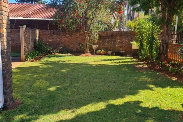 This unique property offers: 
4 bedrooms 
2 bathrooms 
3 living areas           
a pool   
a Build in braai 
4 carports 
ample ...