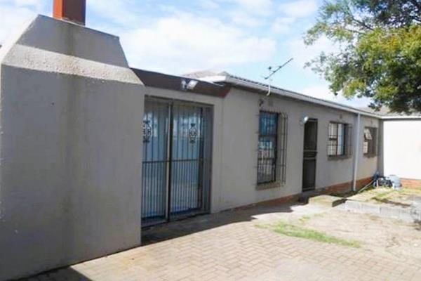 OFFERS FROM: 1250 000

Located in a exclusive complex in Brackenfell Central 

This 3 bedrooms, 1 bathrooms home offers generous ...