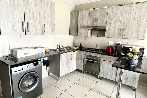 This 1st floor apartment is perfect for a family starter and is in a peaceful location, with less traffic. Access  to Gautrain and N1 ...