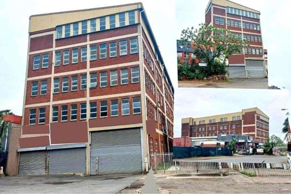 With a total of 3,150 square meters Plus a Messanine level at your disposal, this commercial property provides endless opportunities ...