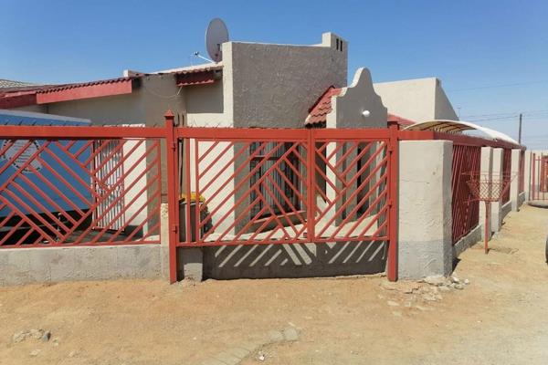 Three bedroom house for sale

This lovely corner home boast with three bedroom, a bathroom, lounge area, dinning area, kitchen fully ...