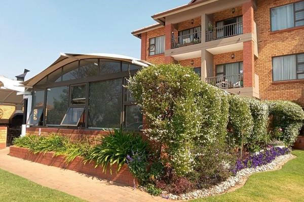 Modern 2 Bedroom unit for Sale in well known retirement complex situated in Krugersdorp, called Featherbrooke Hills Retirement ...