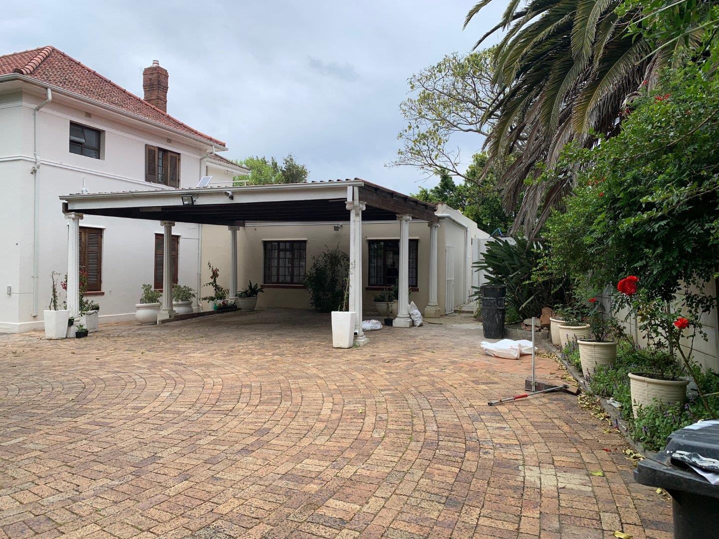 0.5 Bedroom Apartment / flat to rent in Rondebosch - P24-114273717