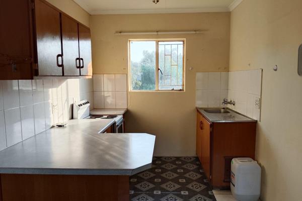 This charming 2-bedroom apartment, nestled in the heart of Upper Rensburg, offers the perfect blend of comfort and convenience. An ...
