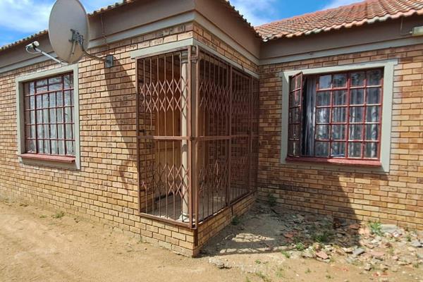 This is a lovely family home is up for sale in Roosheuwel. It offers 3 bedrooms, main bedroom 
is an on-suite with a shower, separate ...