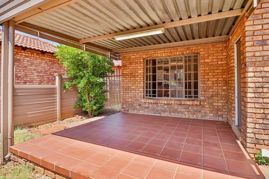 2 Bedroom House for sale in Theresapark