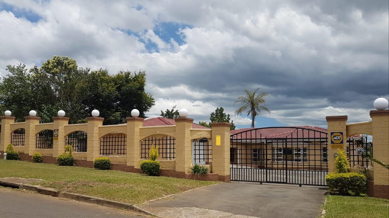 Hayfields Property Property and houses to rent in Hayfields