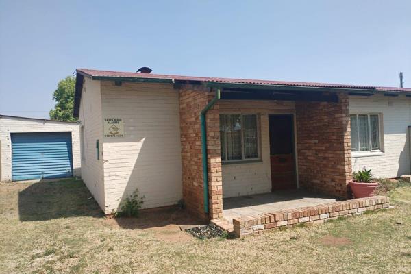 Sasolburg 
 
Look no more, this is a property for you

Close to town and shops

This Property Offers: 
2 Bedrooms 
1 ...