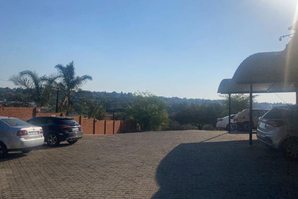 Welcome to Chancliff Ridge,  Situated in Noordheuwel this unit offers a safe secure ...