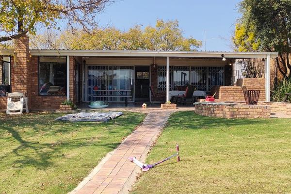 Bronkhorstspruit Property for Sale
Bajadam Resort

Sleeps 12 people comfortably
2 x ...