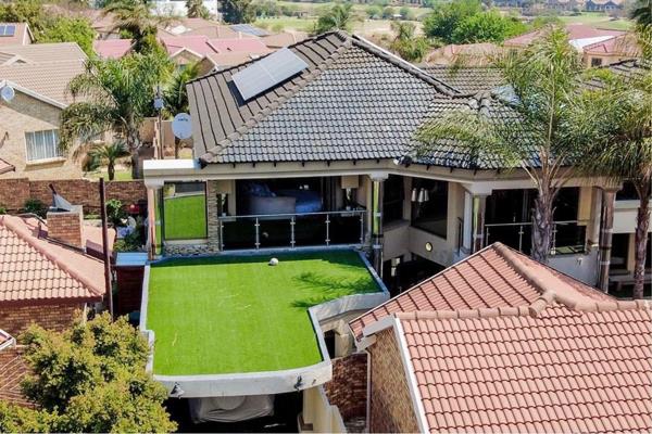 A modern and very elegant unique 6-bedroom 7 bathrooms mansion in Thatchfield Centurion.


The furnishes and designs of this house is ...