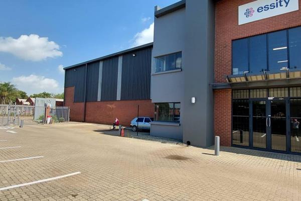 The prime warehouse space of 2947m2 offers a spacious and flexible environment for a range of industrial and commercial activities. The ...