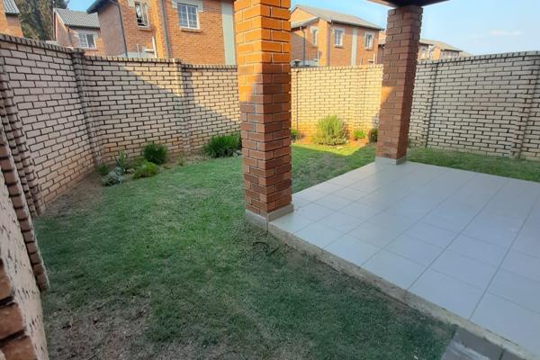 3 bedroom 2.5 Bathrooms with kitchen and a lounge 1 garage 1 carport and small garden pet friendly, pre paid electricity and water