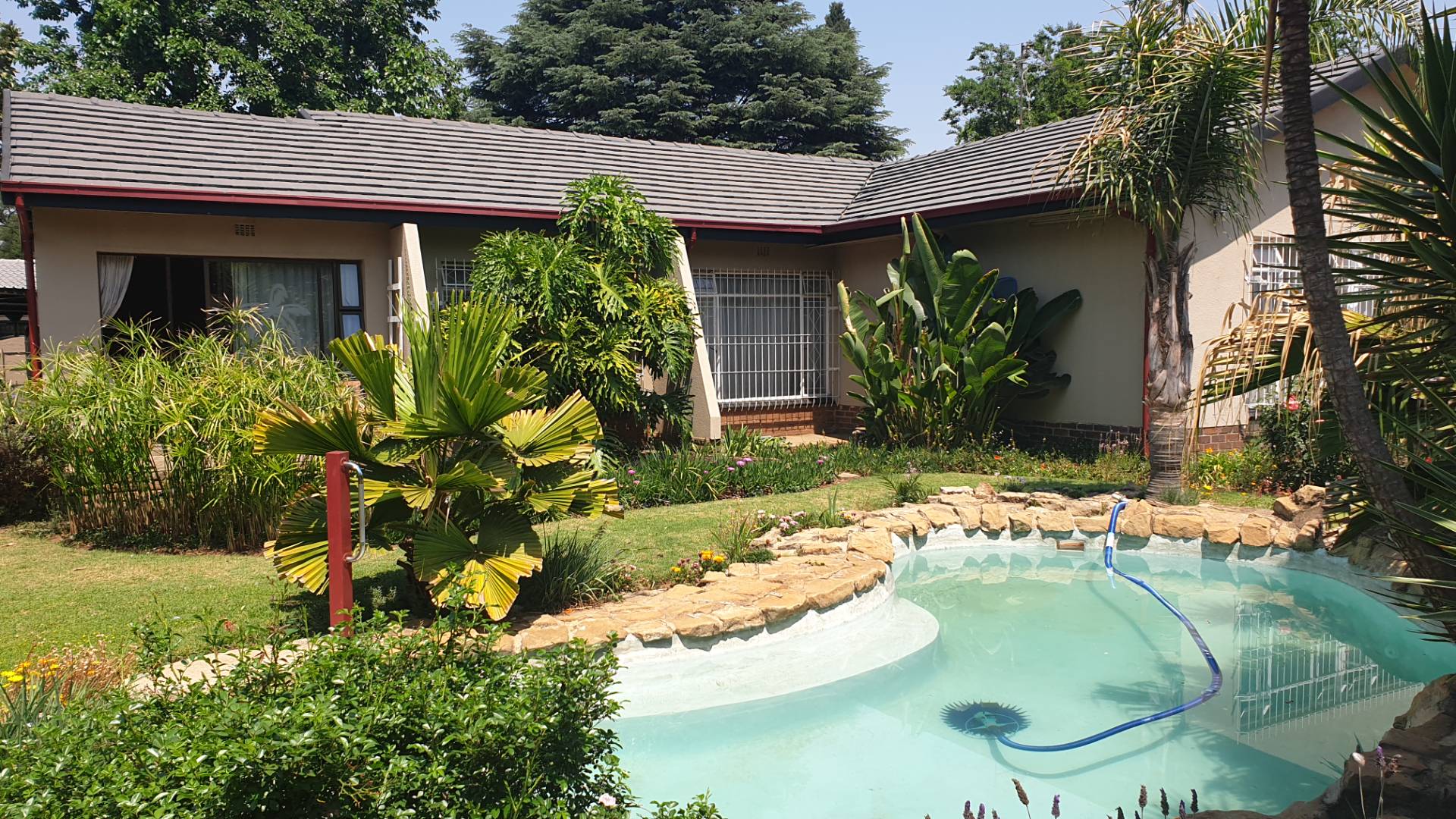 3 Bedroom House for sale in Strubenvale P24113435304