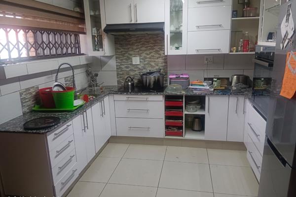 A guest house for sale in Moretele View Mamelodi. It is sold with all that makes it function as a guest house, Starting from its ...