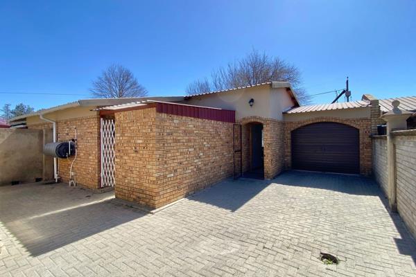 This great low maintenance lock-up-and-go property is ideally located close to all amenities and less than 200m from VKB head office. ...