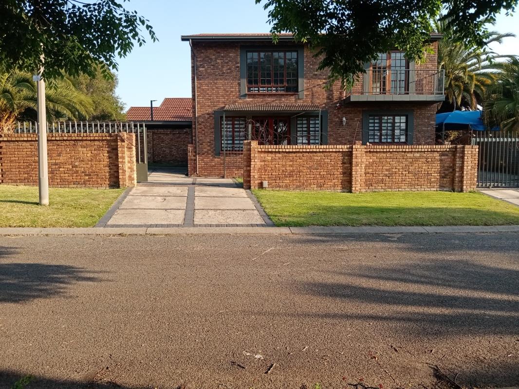 6 Bedroom House for sale in Terenure P24113439644