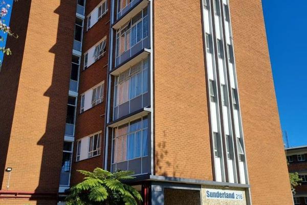 Located in the heart of Queenswood in a very popular apartment building with excellent views. This apartment will be an excellent ...