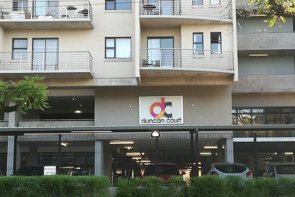 SECURE THIS STUDIO APARTMENT NOW
Very popular complex to stay in, neat and very modern ...