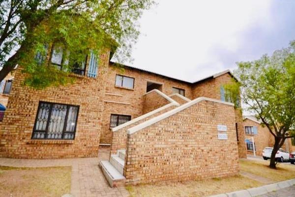 A beautiful two bedroom upstairs unit in south crest, alberton is a great investment or ...