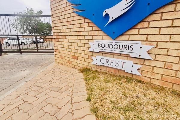 A BEAUTIFUL TWO BEDROOM UPSTAIRS UNIT IN SOUTH CREST, ALBERTON IS A GREAT INVESTMENT OR FOR YOUNG FAMILY TO CALL HOME…
This beautiful ...