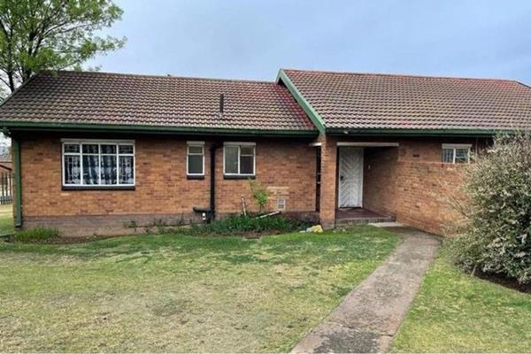 This practical 4 bedroom house is in Kriel town, it is a freestanding house coming with a big yard and it is situated next to shops ...