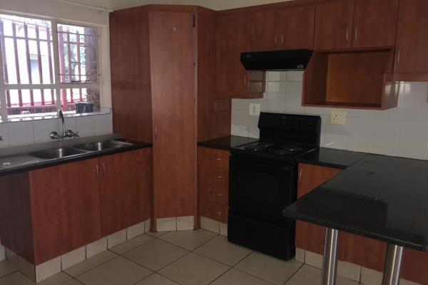 2 bedroom flat in small block of flats, walking distance to Nelspruit Primary, Rob Ferreria Hospital and Sonpark Centre. 1 carport and ...