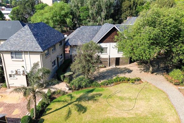 ELEGANT 10-ROOM GOLF-COURSE VIEW GUESTHOUSE IN EDENVALE

Discover serenity beside ...