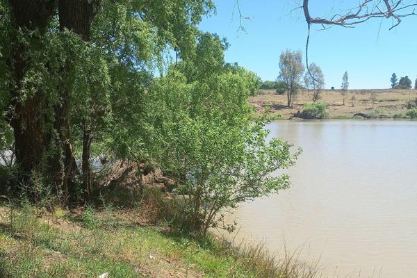 Are you looking for a farm that offers endless possibilities and a stunning riverfront? Look no further than this 112 hectare property ...