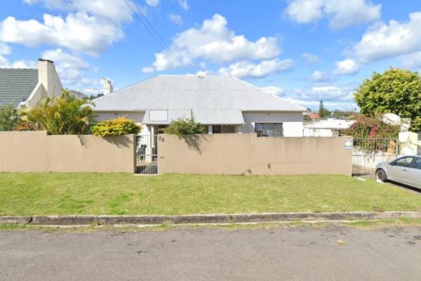 Introducing a well-maintained, solid house in Cambridge. The kitchen has lots of storage ...