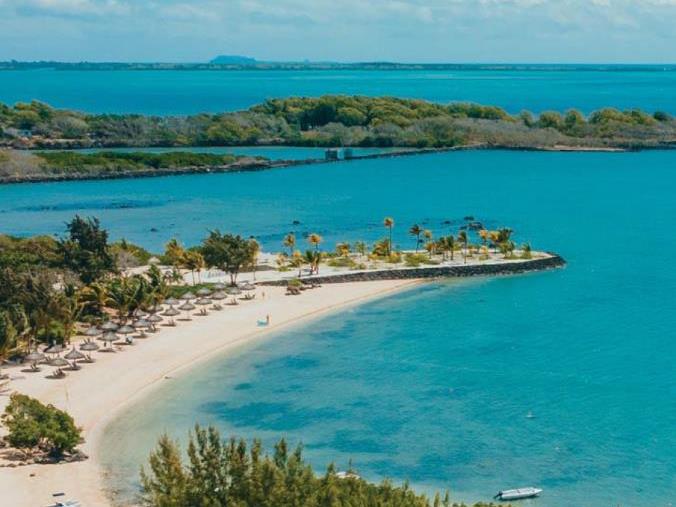 3 Bedroom Townhouse for Sale in Roches Noires