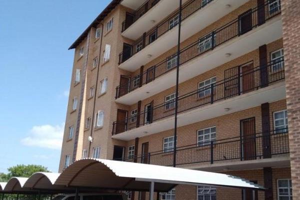 The complex is well managed and the income rentals are great.Situated close to amenities such as Virgin Active, Wanderboom, Makro ...