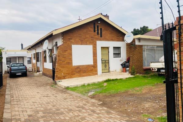 If you are looking for investment property do not look further than this property.

This property is situated in Germiston South and ...