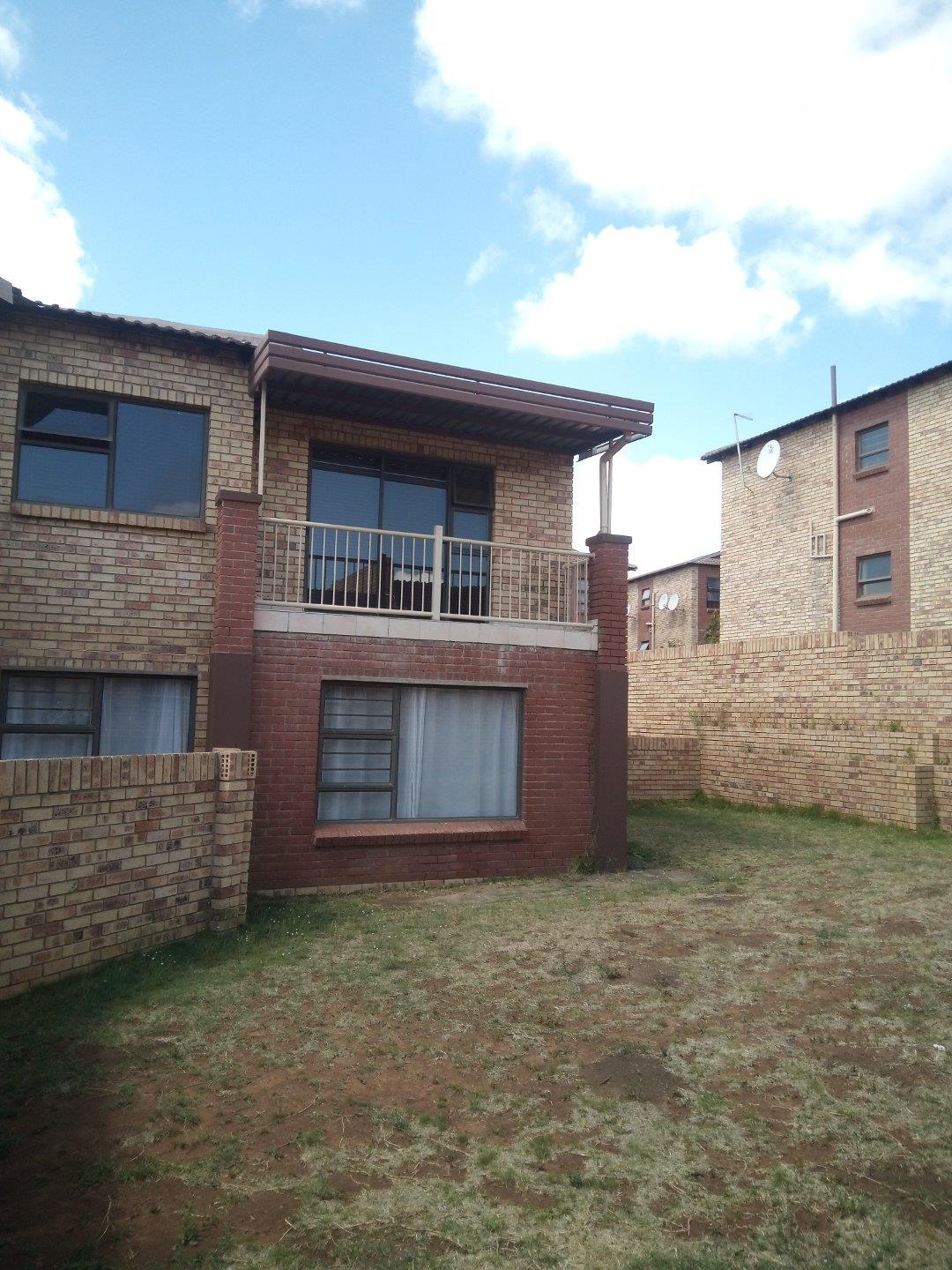 2 Bedroom Townhouse for sale in Shellyvale