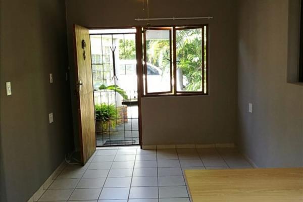 Perfect lock-up and go 1 bedroom granny flat available now

*1 Bedroom - built-in cupboards
*1 Bathroom
*Kitchen with built-in ...