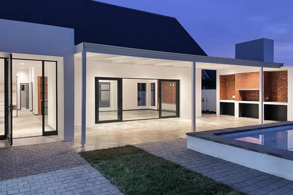 DUAL MANDATE 
Wow! This has got to be the hottest new build in town! 
Oozing with style ...