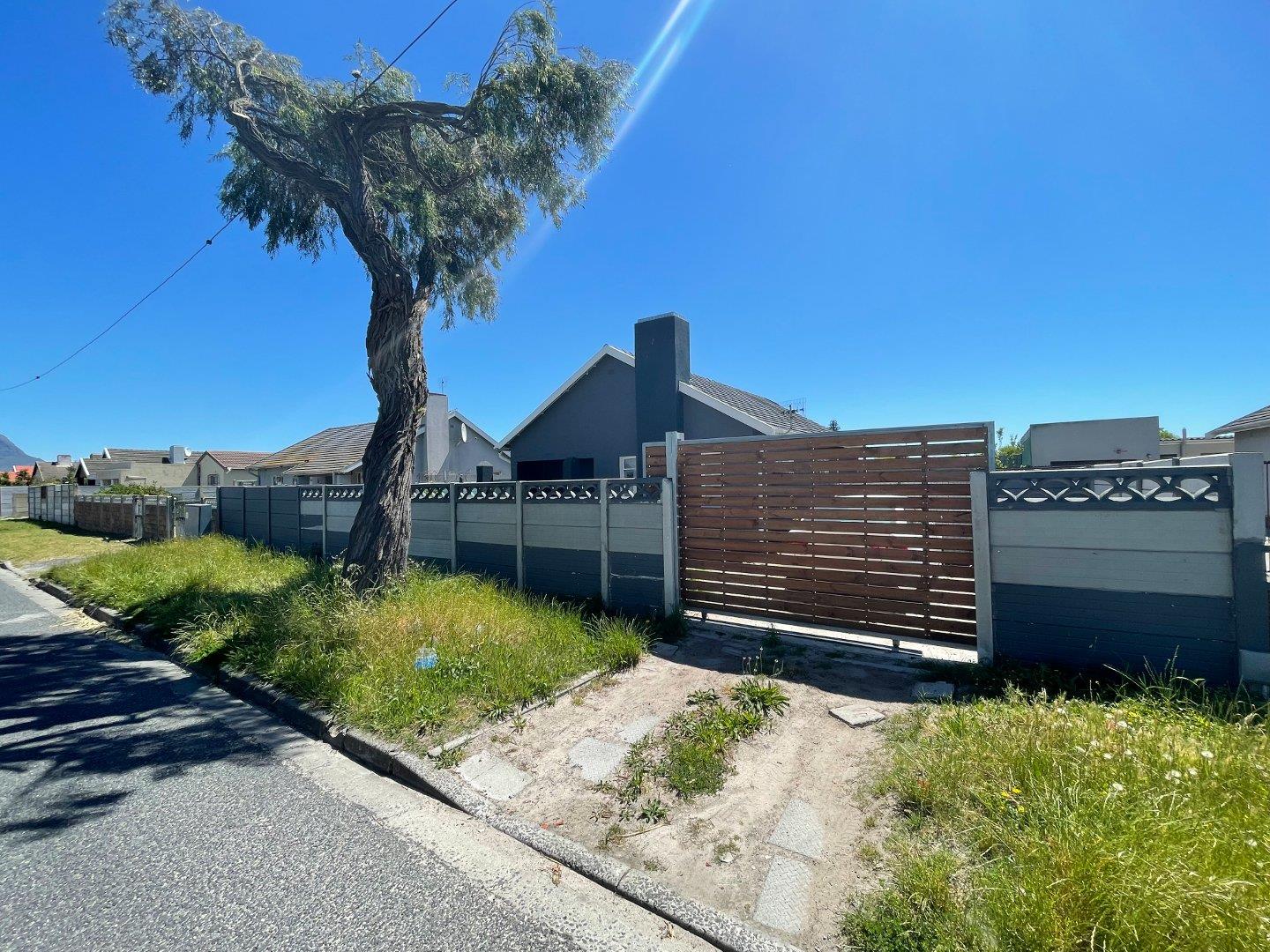 3 Bedroom House for sale in Surrey Estate 4 Amazon Street P24113472144