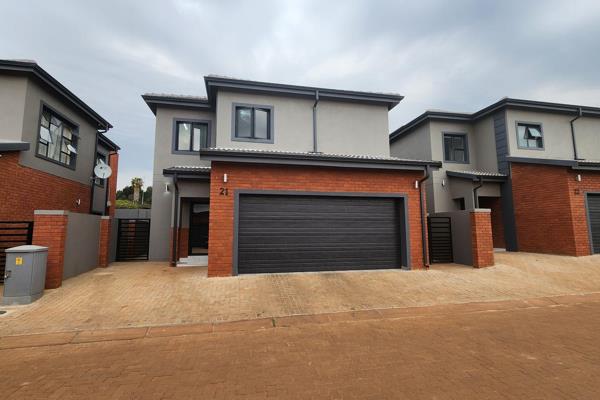 Introducing a stunning new home for sale in Swallow Hills , Raslouw

A brand new home offering modern finishes and extras specifically ...