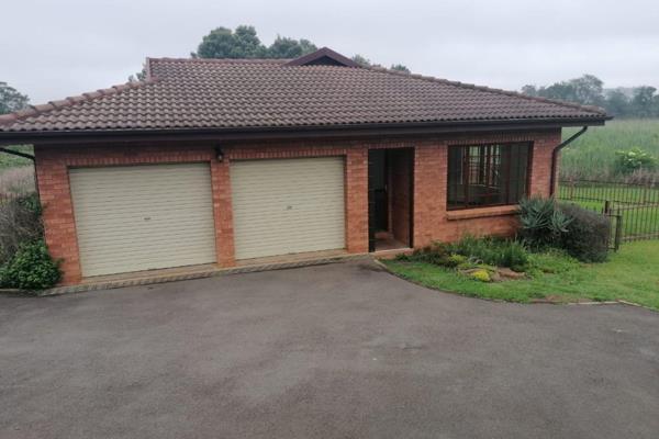 If its tranquility you are looking for, look no further. A spacious 3 bedroom simplex to let in Howick. This unit offers 3 bedrooms, 2 ...