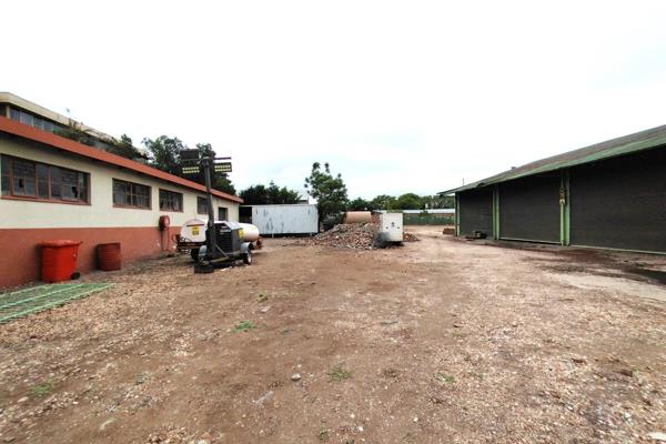 A great opportunity for those in the industrial sector to grab this property with great potential. Sure, the property needs some ...