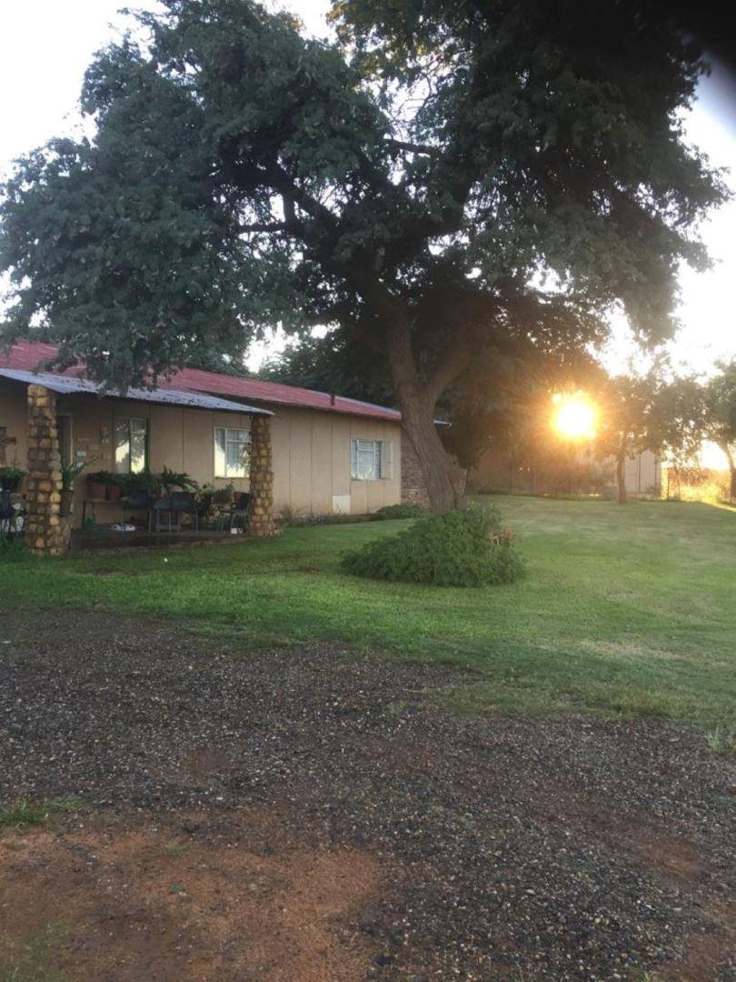 Property and houses to rent in Douglas Douglas Property