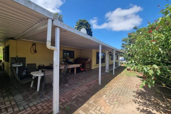 This 5-bedroom house is a perfect family home, offering a comfortable and convenient lifestyle. Located in Escombe, it features a fully ...