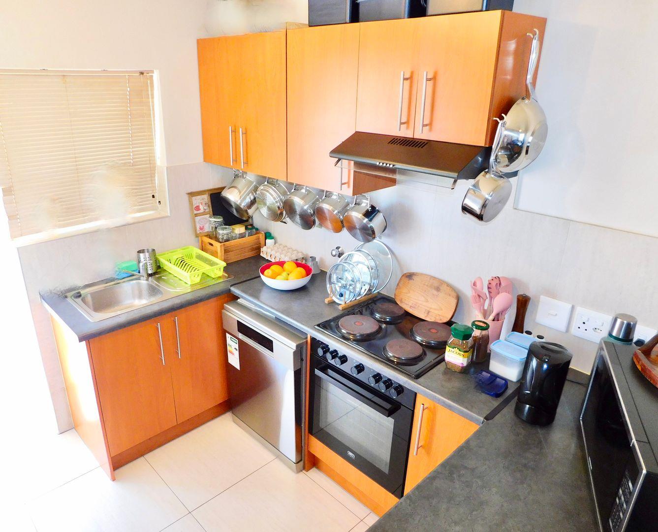 2-bedroom-apartment-flat-for-sale-in-melkbosstrand-central-52-coral