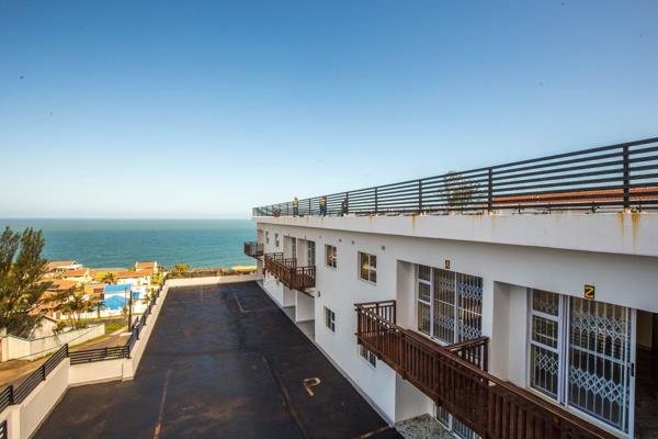 Situated on Marine Drive are these brand new 2 Bedroom apartments to rent.

The complex comprises of 11 Sectional Title Units.

The ...