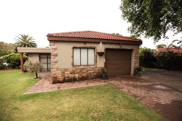 Located in a quiet part of Reyno ridge is this large property for sale. 
The house is situated close to shops and schools 

The ...